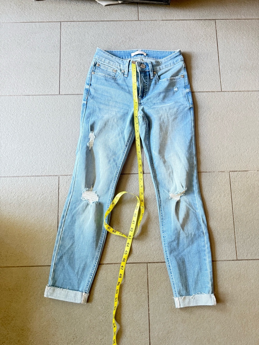 LC Lauren Conrad Skinny Jeans Women’s Size 4 Light Wash Distressed Stretch NWOT